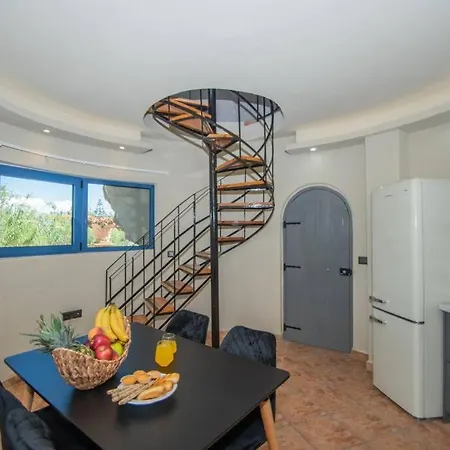 Ilision Aqua Tower Villa Argassi