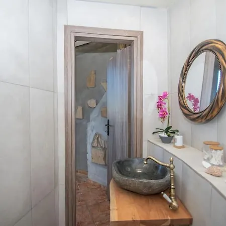 Villa Ilision Aqua Tower